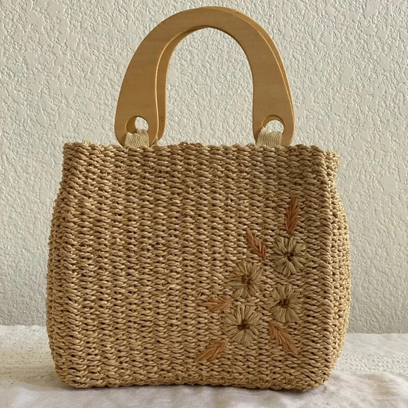 Faded Glory Handbags - ❤️ Faded Glory woven purse
